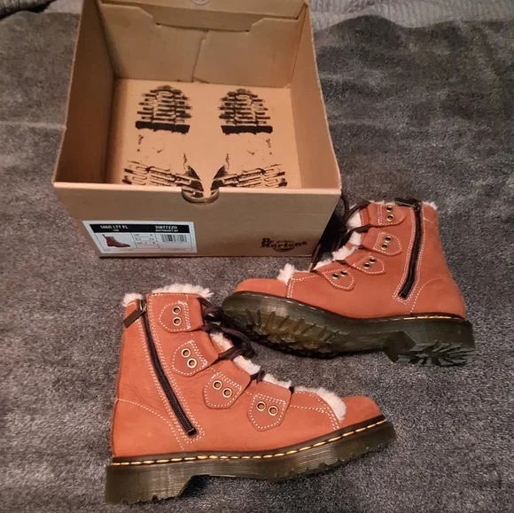 Dr Martens Butter Soft Fur Boots 1460 - Picture 2 of 13